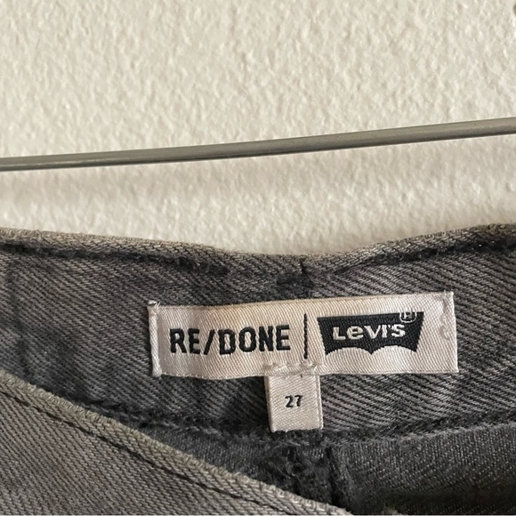Re/Done Levi’s distressed gray button fly jeans in size 27 - Picture 6 of 11